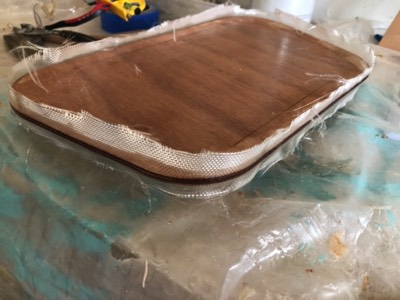  The edge of the hatch cover is fiberglassed. 