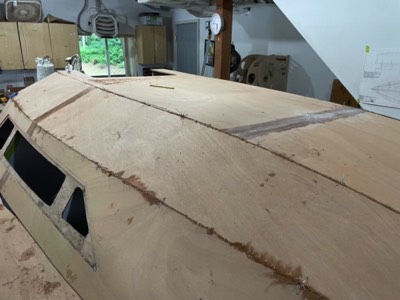  The cabin top seams are filled with epoxy. 