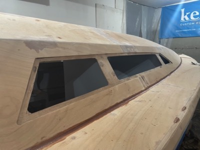  Cabintop/ deck joint is filleted with epoxy. 