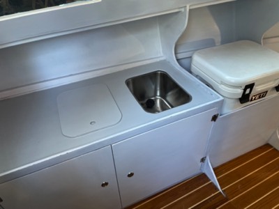  Galley from the companionway. 