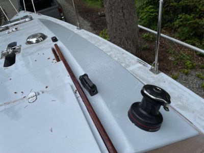  6/5/22 - Starboard winch, clutch, and footblcok for keel lifiting are installed. 