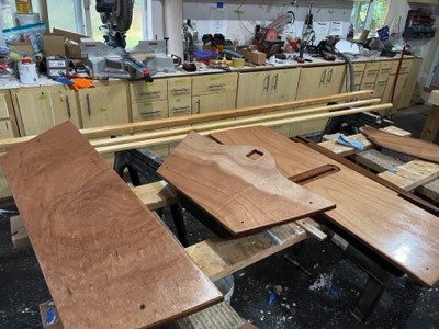  Tops of the seats are varnished. 