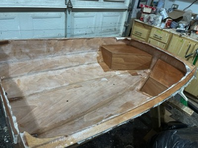  Aft section gunwale is glassed.  